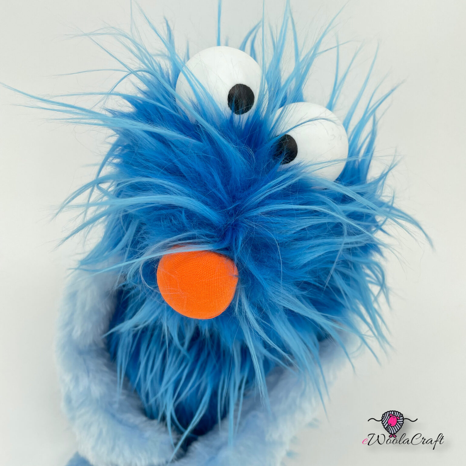 Blue Caveman – hand puppet – ewoolacraft.com